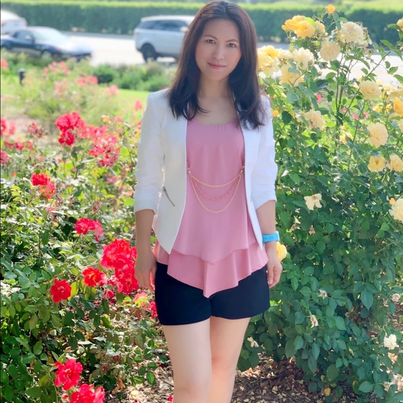 Sleeveless blouse - Picture 2 of 6